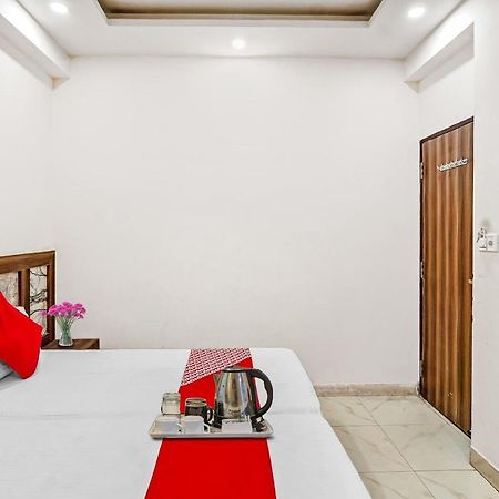 Oyo 88326 Hotel Cloud 9 New Delhi Exteriör bild