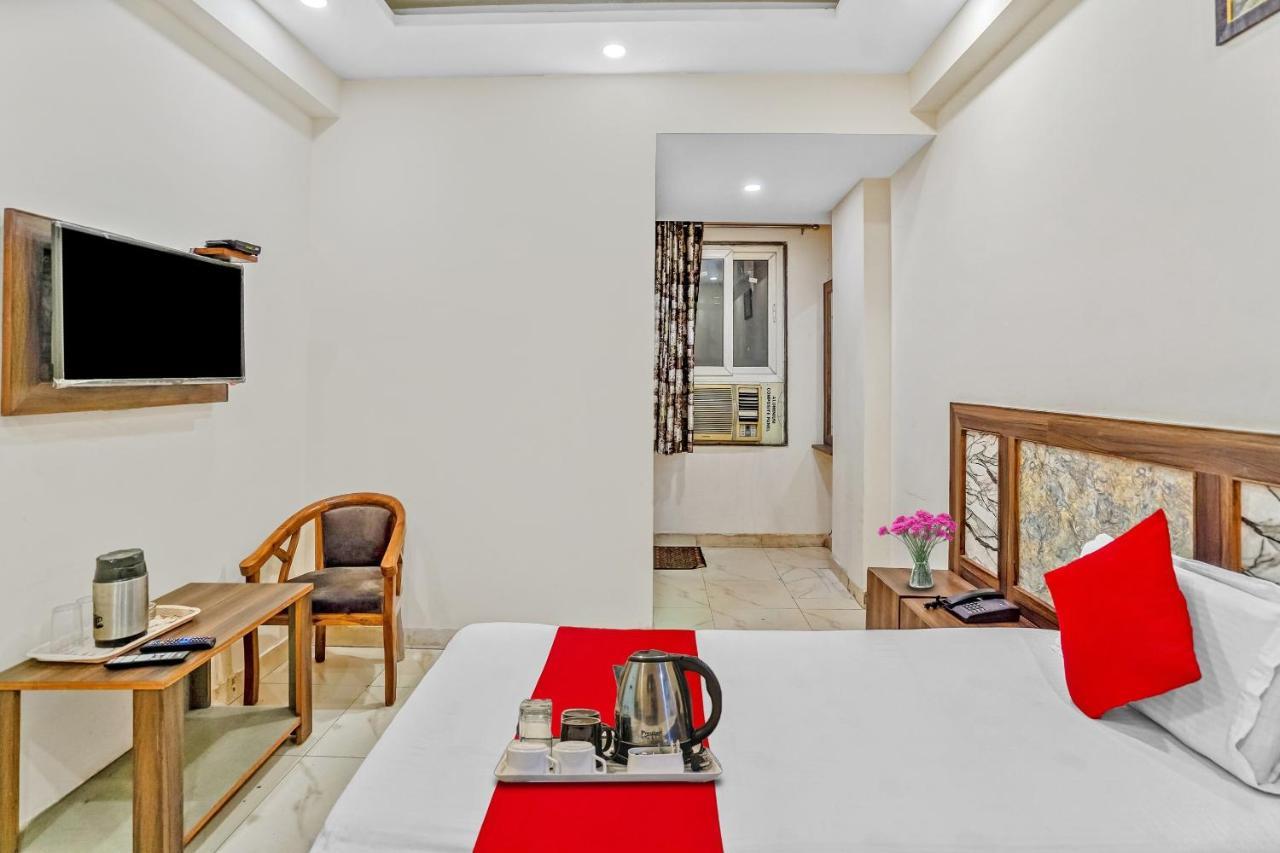 Oyo 88326 Hotel Cloud 9 New Delhi Exteriör bild