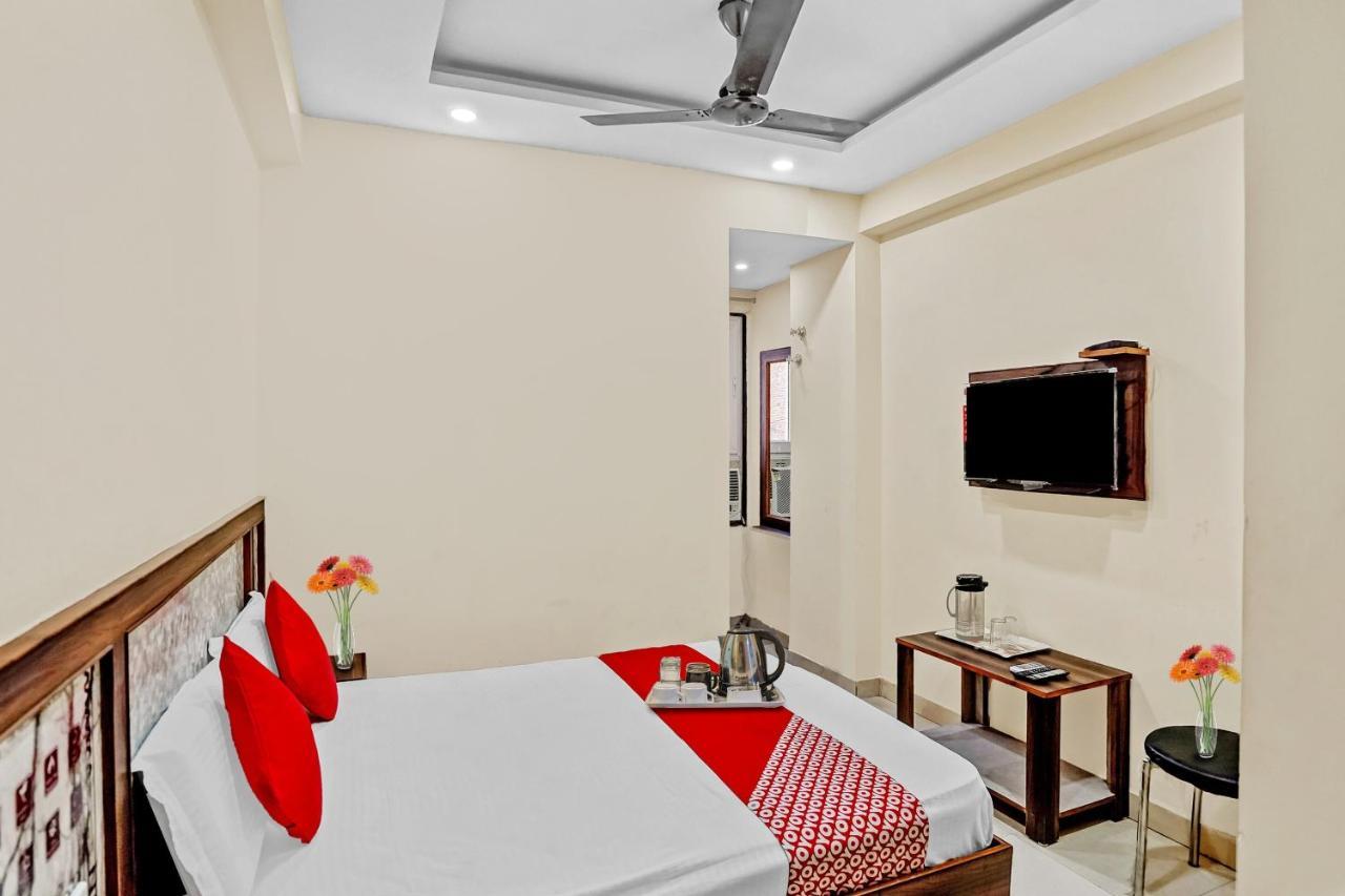 Oyo 88326 Hotel Cloud 9 New Delhi Exteriör bild