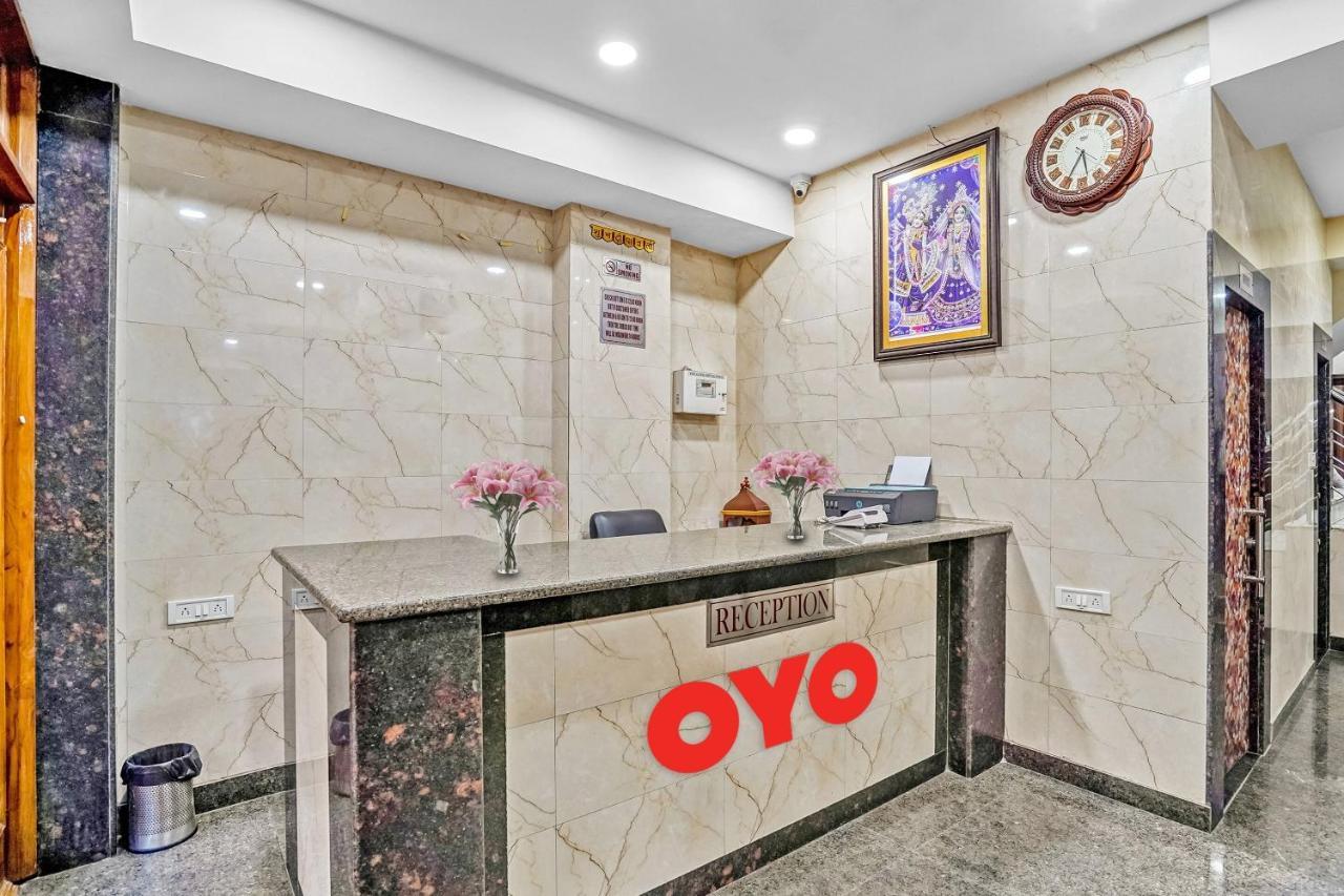 Oyo 88326 Hotel Cloud 9 New Delhi Exteriör bild
